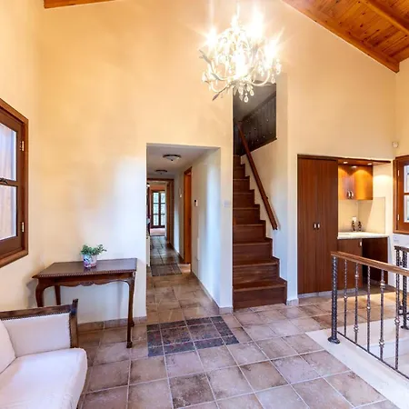 Troodos Mature Pine Villa Pedhoulas
