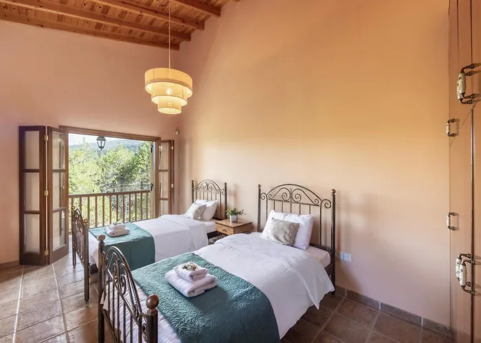 Villa Troodos Mature Pine