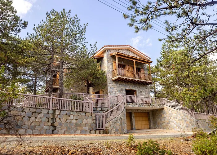 Troodos Mature Pine Vila *